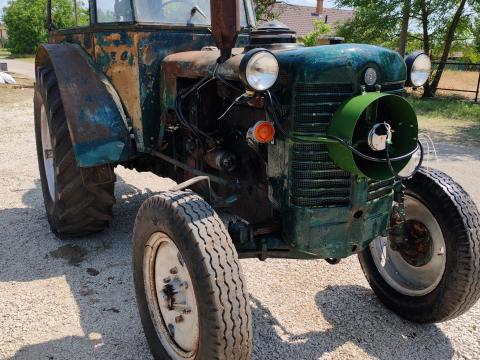 Eladó Zetor Super 50 / 700-as szalagfűrésszel Eladó Zetor Super 50 / 700-as szalagfűrésszel