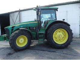 John Deere 8530