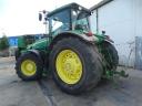 John Deere 8530