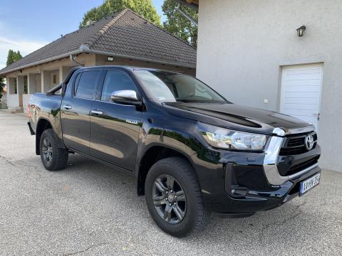 Toyota Hilux pick-up automata váltóval, garanciális