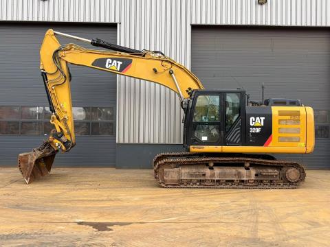 Caterpillar 320FL / 2017 / 10 996 üzemóra / Lízing 20%-tól Caterpillar 320FL / 2017 / 10 996 üzemóra / Lízing 20%-tól
