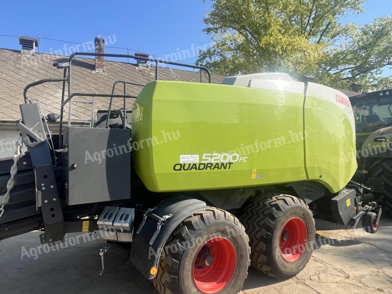 CLAAS Quadrant 5200 FC Evolution nagykocka bálázó