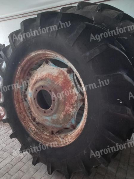 18,4-38 Goodyear szereltkerék