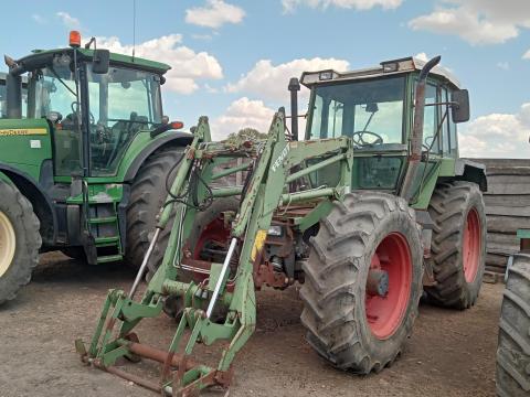 Fendt F395GT homlokrakodóval szerelve, front hidraulikával és TLT-vel Fendt F395GT homlokrakodóval szerelve, front hidraulikával és TLT-vel