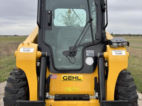 Eladó megkímélt Gehl R 165 SXT 2 Speed AC kompaktrakodógép, 172 üzemórával Eladó megkímélt Gehl R 165 SXT 2 Speed AC kompaktrakodógép, 172 üzemórával