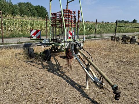 Eladó CLAAS Liner 470 T rendképző