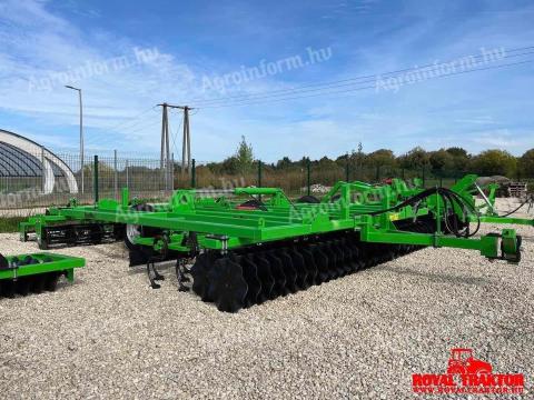 Agrimetal 4,4 m vontatott - hidraulikus kompaktor (raktárról) Agrimetal 4,4 m vontatott - hidraulikus kompaktor (raktárról)