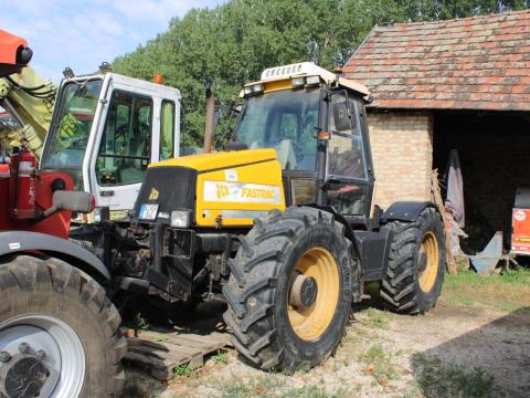 JCB Fastrac traktor tartozékokkal JCB Fastrac traktor tartozékokkal