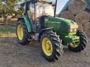 John Deere traktor
