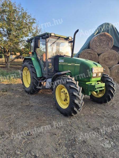 John Deere traktor