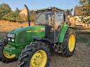 John Deere traktor