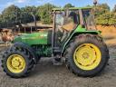 John Deere traktor
