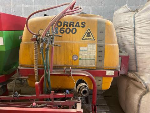 FORRÁS 600 TÍPUSÚ FÜGGESZTETT KERTÉSZETI / GYÜMÖLCSÖS PERMETEZŐ FORRÁS 600 TÍPUSÚ FÜGGESZTETT KERTÉSZETI / GYÜMÖLCSÖS PERMETEZŐ