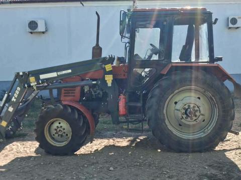 Eladó MTZ 820.1 traktor, klíma, homlokrakodó, új első gumik
