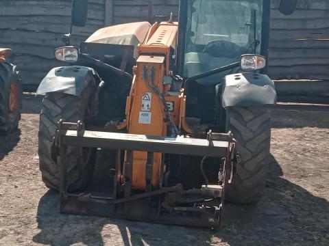 JCB 527-58 kitológémes rakodó, raklapvillával, 2014-es évjárat JCB 527-58 kitológémes rakodó, raklapvillával, 2014-es évjárat