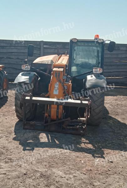 JCB 527-58 kitológémes rakodó,  raklapvillával,  2014-es évjárat