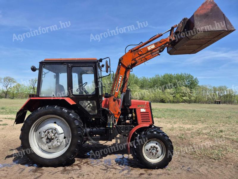 Mtz 820 KHR homlokrakodóval friss műszaki