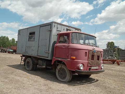 IFA Műhelykocsi kompresszorral,  heggesztő dinamóval,  satuval,  köszörűvel,  aggregátorral,  satupad és polcrendszerrel