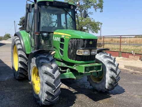 John Deere 6230