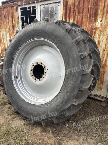 Eladó 520/85r46 újszerű kerekek 2db case ih (710/70r42 váltóméret)