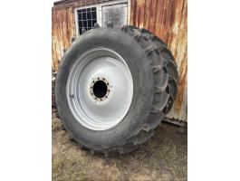 Eladó 520/85r46 újszerű kerekek 2db case ih (710/70r42 váltóméret)