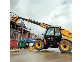 JCB 535-125 Hi Viz (2019) rakodógép bérelhető, gépkezelővel 3 t-12 m-ig