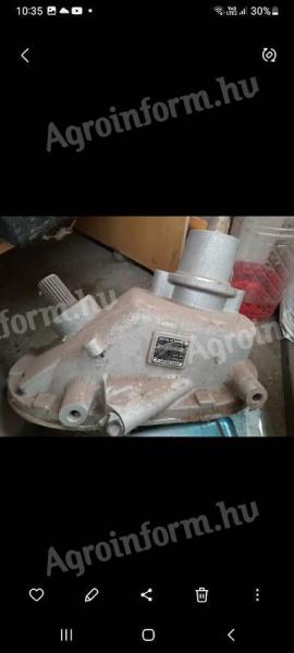 Eladó John Deere magtartály feltöltő hajtómű