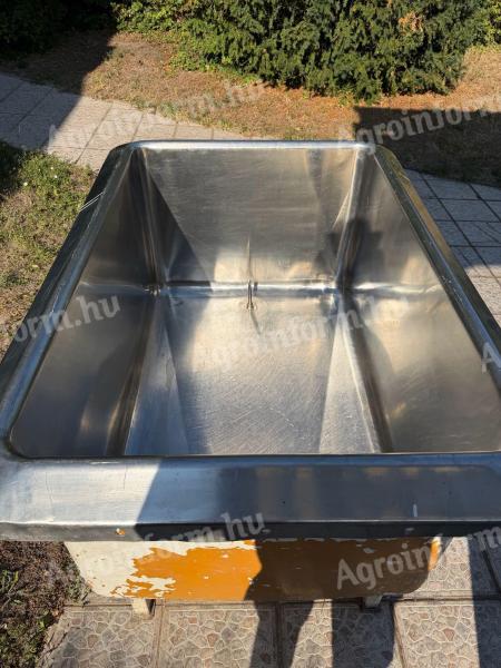 600 l rozsdamentes kád eladó