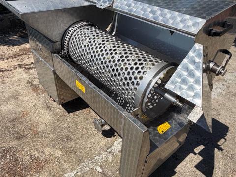 Zúzó-bogyózó, inox, 8 t / óra