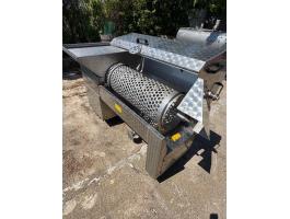 Zúzó-bogyózó, inox, 8 t / óra
