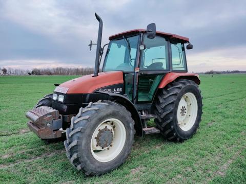 New Holland L 85