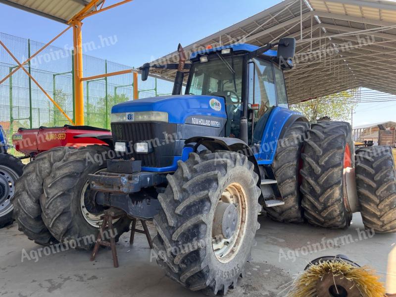 New Holland 8970A | 2002 | 8500 Üóra | | 240 LE |