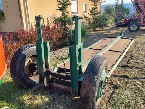 Eladó munkaeszköz-szállító kocsi hidraulikus Eladó munkaeszköz-szállító kocsi hidraulikus