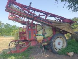 Hardi Commander Plus 2800 Twin Force vontatott légzsákos permetező