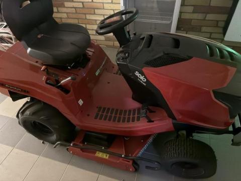 AL-KO T 22-110.4 HDH-A V2 Premium típusú magasgazvágó / mélygazvágó fűnyíró traktor AL-KO T 22-110.4 HDH-A V2 Premium típusú magasgazvágó / mélygazvágó fűnyíró traktor