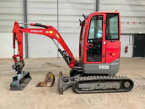 Volvo ECR 25 D / 2014 / 2.494 üzemóra / Lízing 20%-tól Volvo ECR 25 D / 2014 / 2.494 üzemóra / Lízing 20%-tól