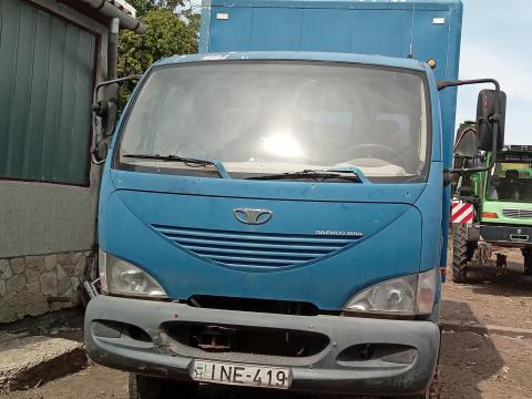 AVIA 4x4 összkerékhajtású teherautó, 2003-as évjárat, műhelykocsiként volt használva AVIA 4x4 összkerékhajtású teherautó, 2003-as évjárat, műhelykocsiként volt használva