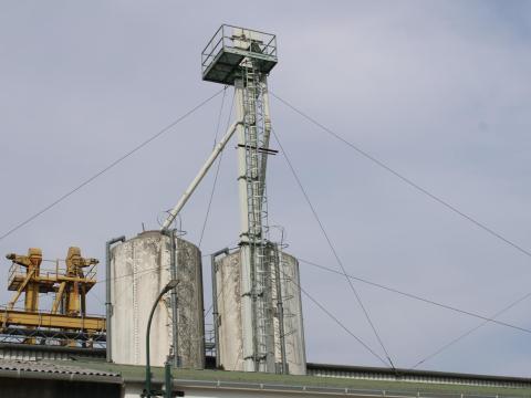 Daráló, keverő üzem (silók és felhordók) Daráló, keverő üzem (silók és felhordók)