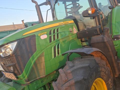 John Deere 6120M John Deere 6120M