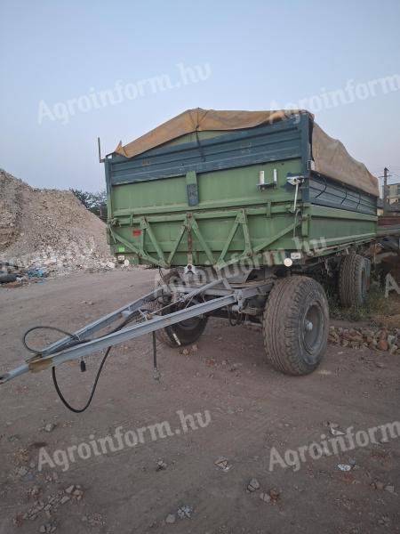 IFA HW 8011 billenős pótkocsi