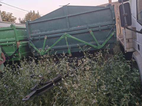 IFA HW 8011 billenős pótkocsi