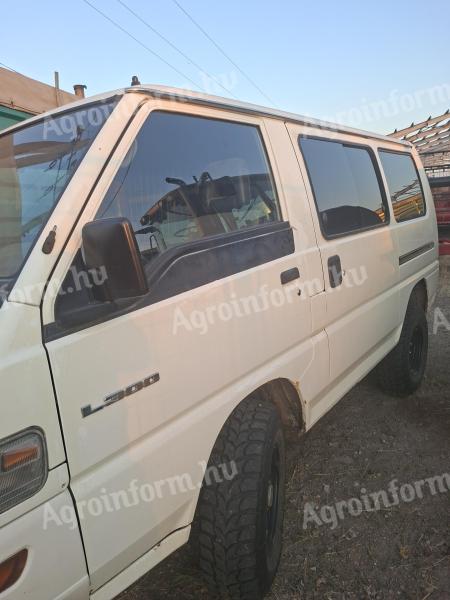 Mitsubishi L300