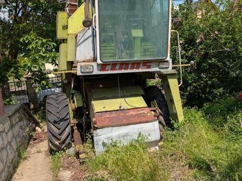 Claas Senator (Mercator 70) kombájn vágóasztallal és kocsival egyben,  alkatrésznek eladó