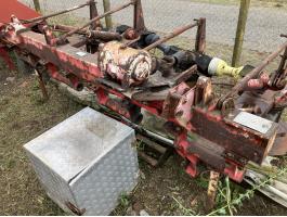 Fortschritt E 302 RK 4 dobos asztal