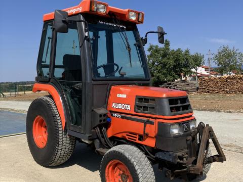 Kubota ST 25 kommunális traktor kistraktor Kubota ST 25 kommunális traktor kistraktor