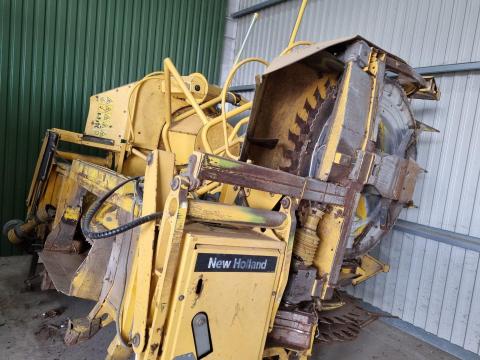 New Holland RI600 kukorica adapter New Holland RI600 kukorica adapter