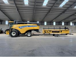 NEW HOLLAND CX6090 ELEVATION KOMBÁJN 2016 gyártási év 3103 motor/2220 cséplő üzemóra