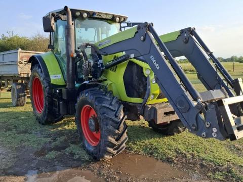 Claas Arion 620 traktor Quicke rakodóval