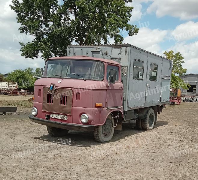 IFA Műhelykocsi kompresszorral,  heggesztő dinamóval,  satuval,  köszörűvel,  aggregátorral,  satupad és polcrendszerrel