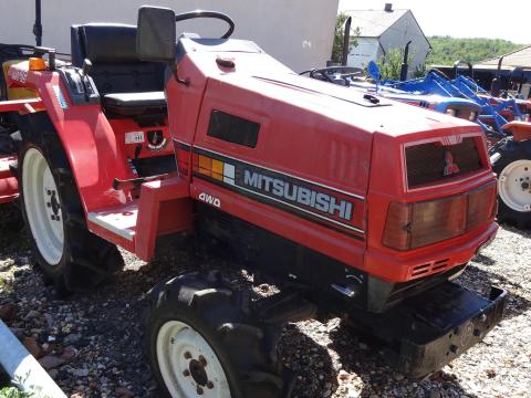 Mitsubishi MT16D japán kistraktor talajmaróval Mitsubishi MT16D japán kistraktor talajmaróval